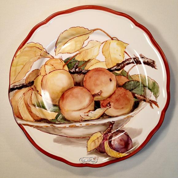 "Персики в блюде и слива" 28 см